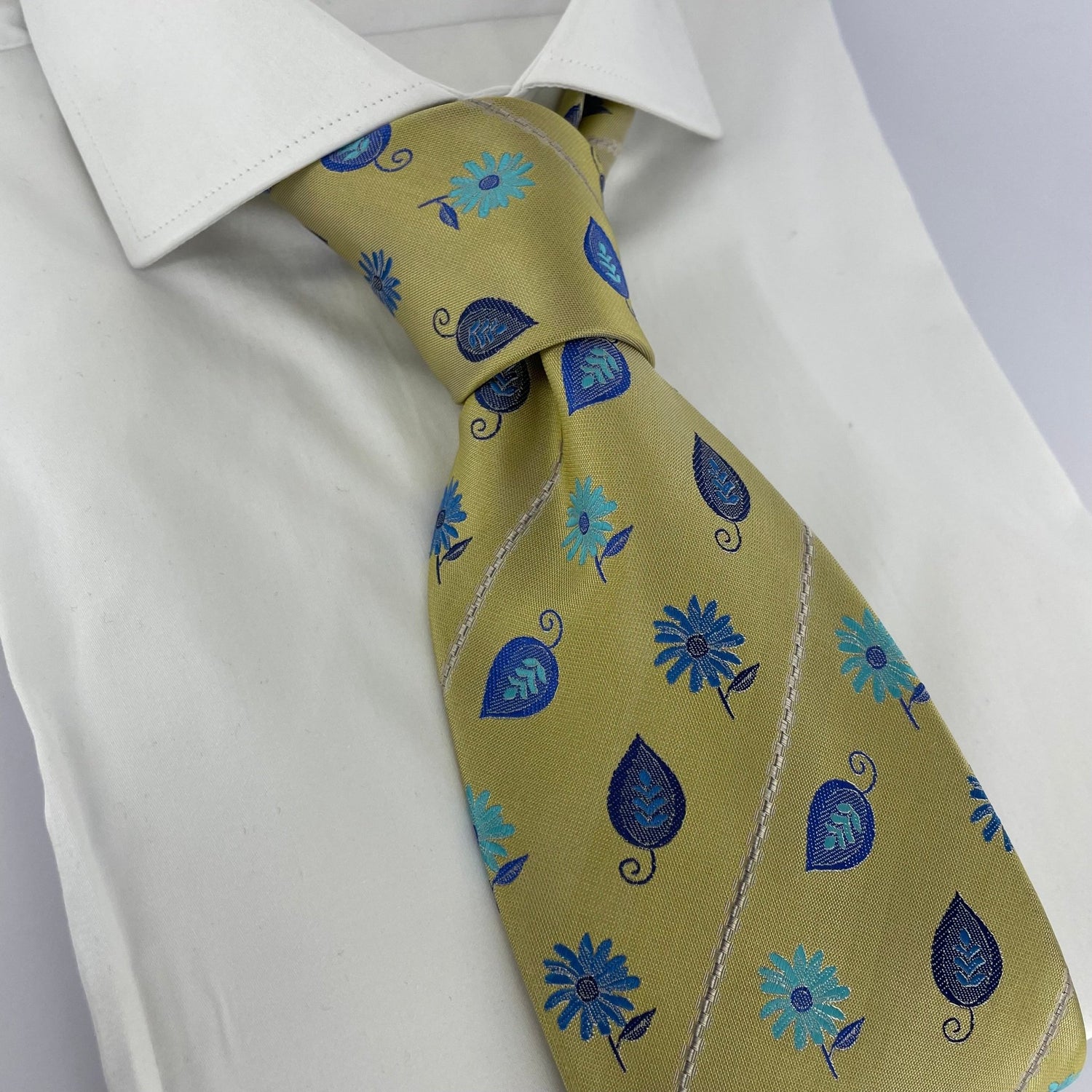 Silk Floral Neck-Tie - Premium Men's Patterned Shirt by Claudio Lugli | Bold Design, Tailored Fit, Best Printed Shirts