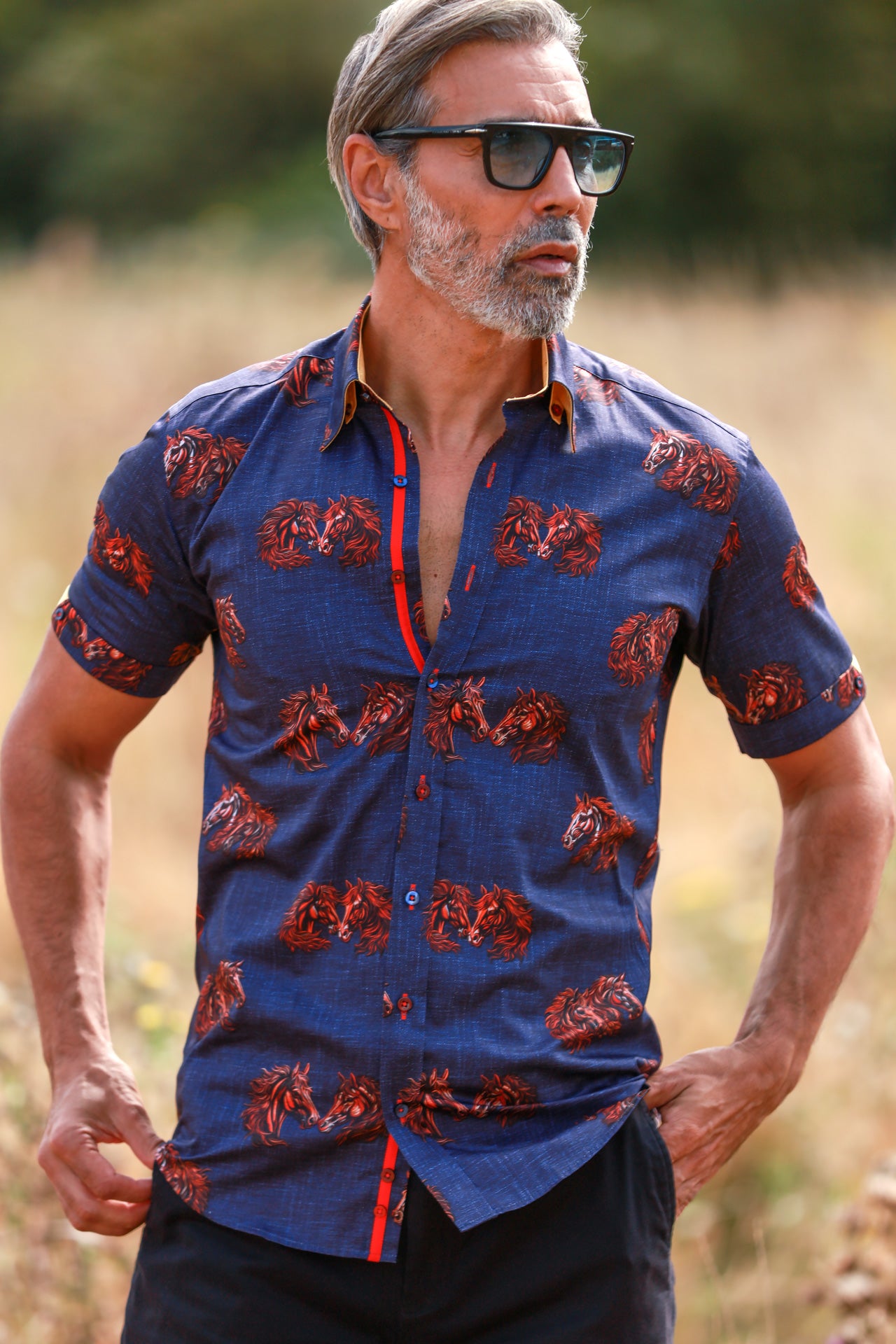 STALLION AND STYLE HORSE PRINT SHORT SLEEVE SHIRT