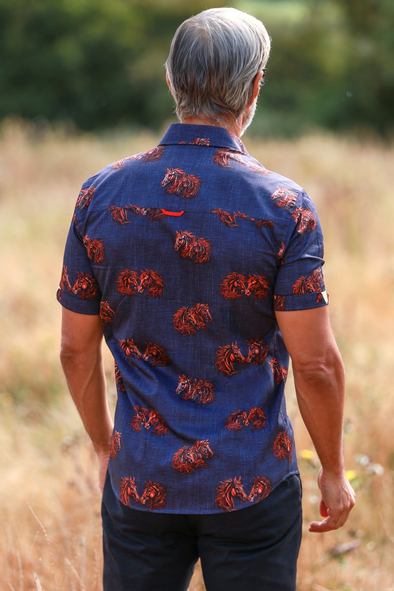 STALLION AND STYLE HORSE PRINT SHORT SLEEVE SHIRT