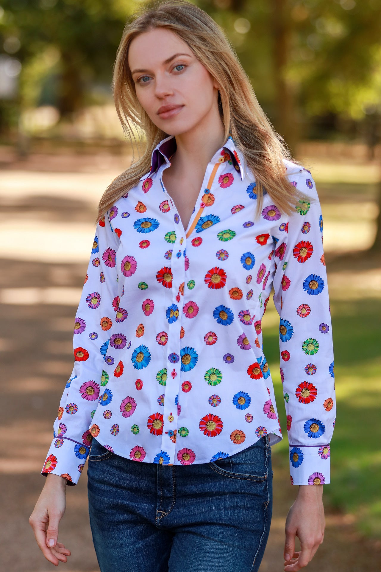 BLOOMING BLISS DAISY WOMENS PRINT SHIRT