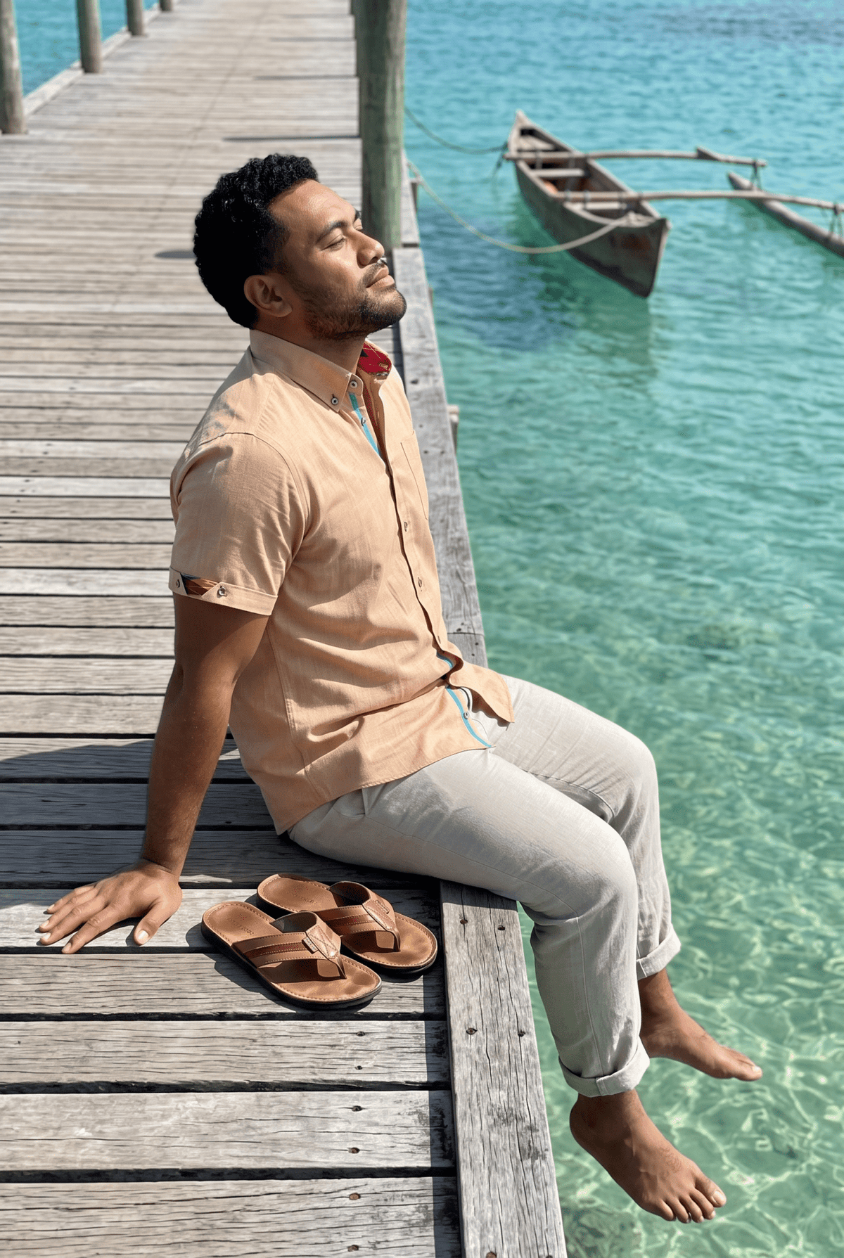 A pastel textured short sleeve shirt from Claudio Lugli, made for hot days and warm evenings abroad.